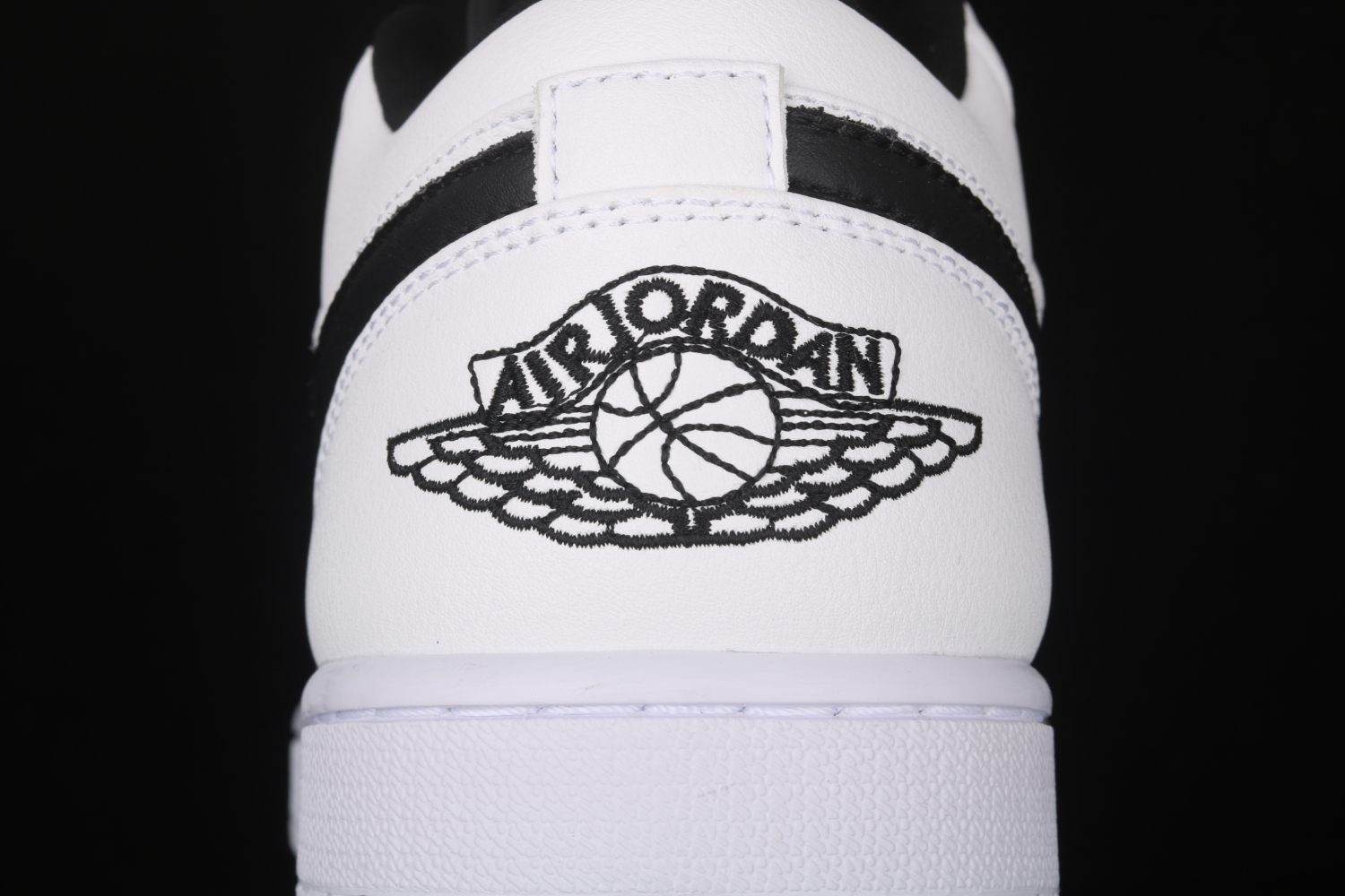 Jordan 1 Low White Black (GS) 553560-103