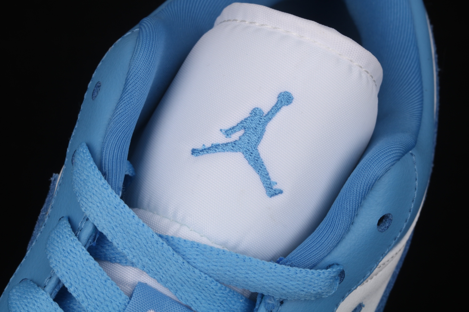 Jordan 1 Low UNC (W) AO9944-441