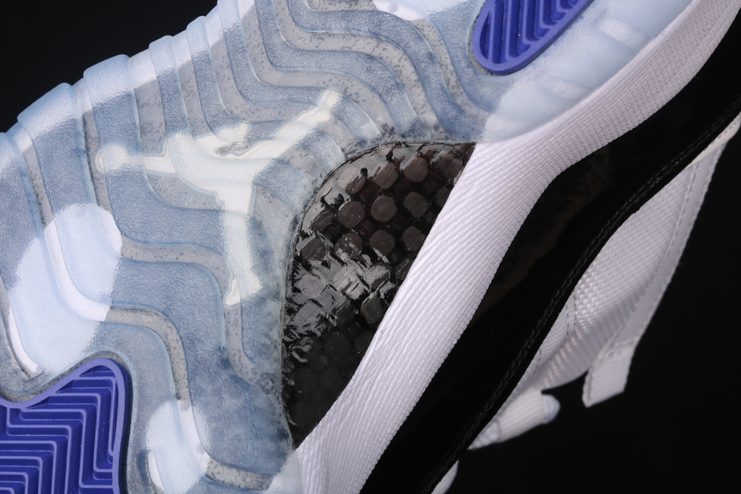 Jordan 11 Retro Low Concord  528895-153