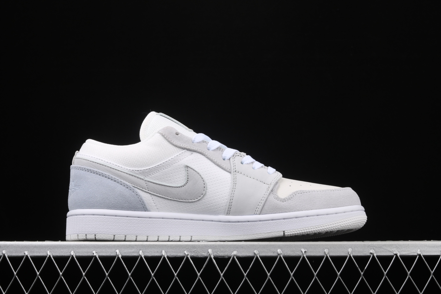 Jordan 1 Low Paris CV3043-100