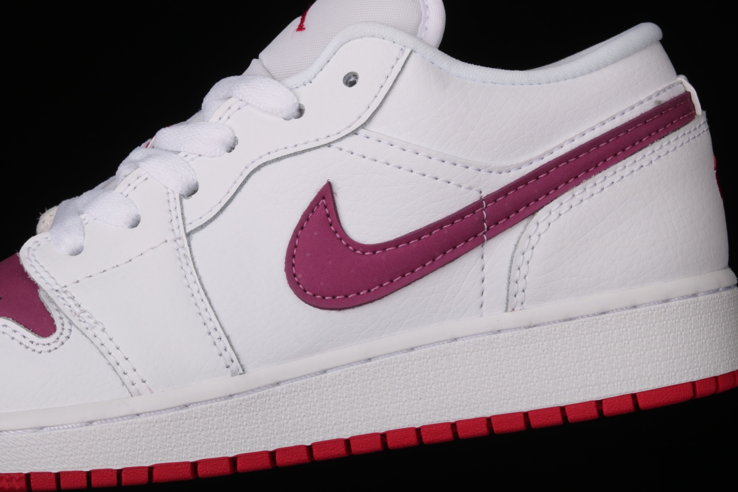 Jordan 1 Low White True Berry (GS) 554723-161