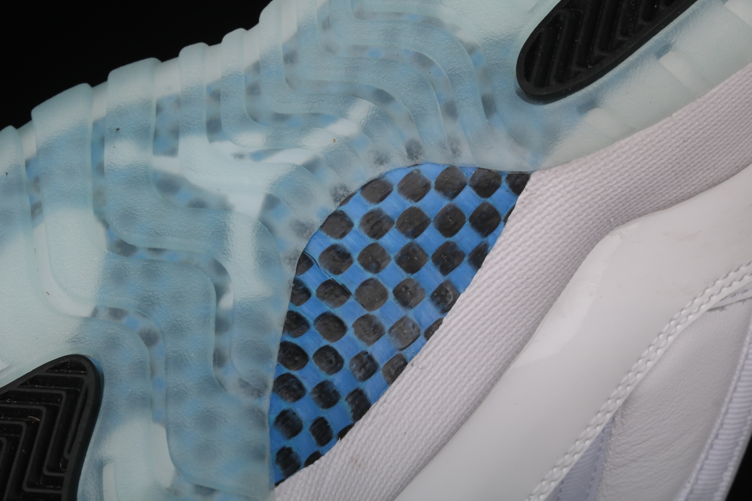 Jordan 11 Retro Low Legend Blue AV2187-117
