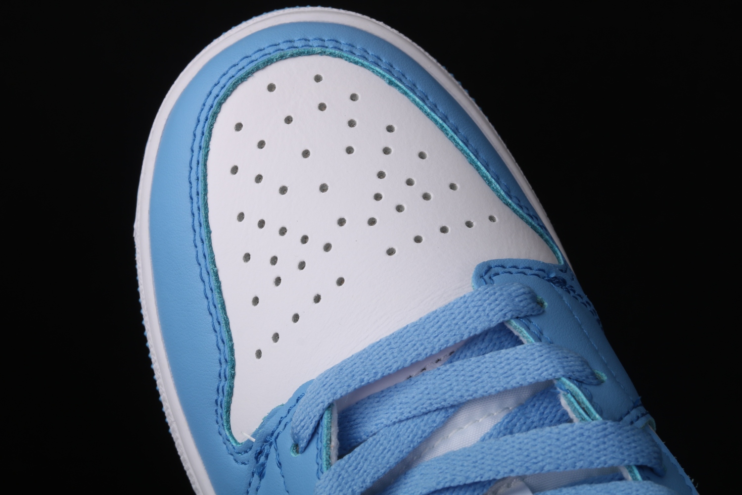 Jordan 1 Retro Mid UNC 554724-106
