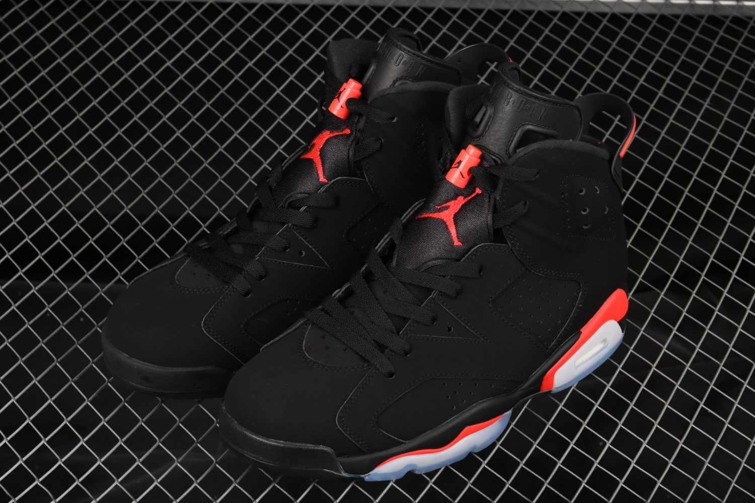 Jordan 6 Retro Black Infrared (2019) 384664-060