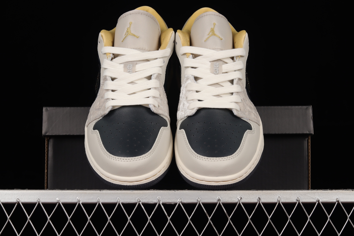 Jordan 1 Low Beaded Swoosh DV1762-001