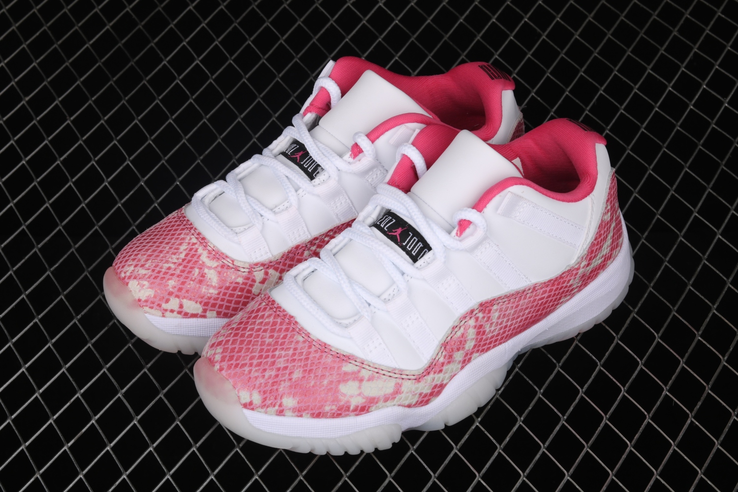 Jordan 11 Retro Low Pink Snakeskin (W) (2019) AH7860-106