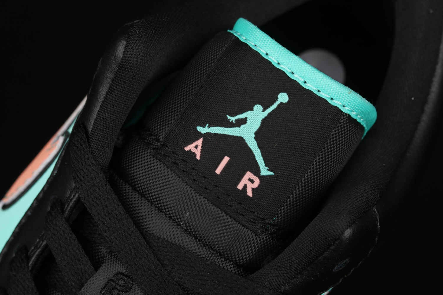 Jordan 1 Low SE Tropical Twist CK3022-301