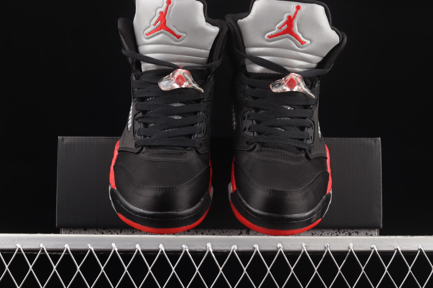Jordan 5 Retro Satin Bred 136027-006