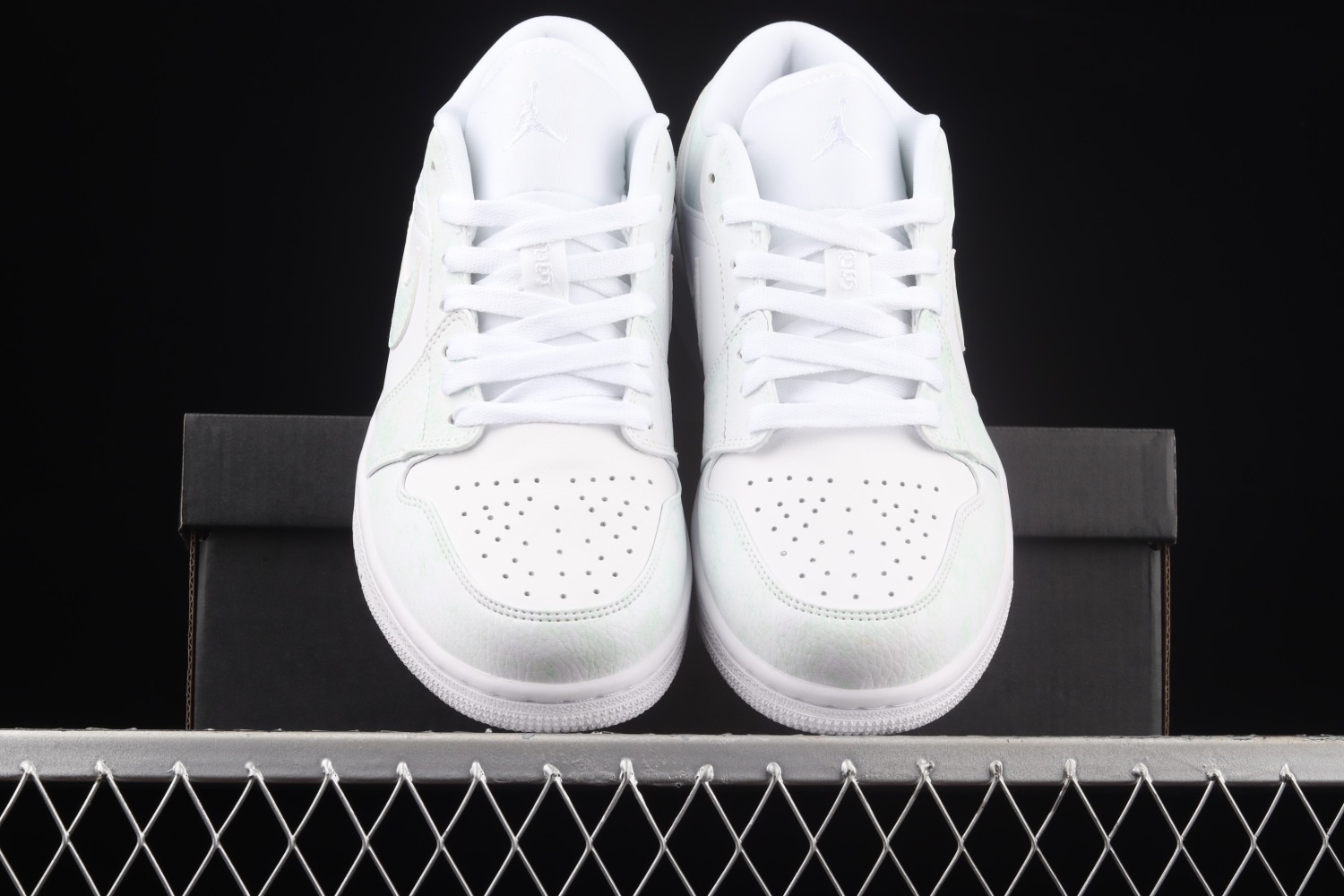Jordan 1 Low Triple White Tumbled Leather 553558-130