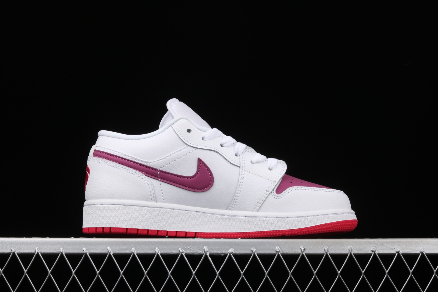 Jordan 1 Low White True Berry (GS) 554723-161