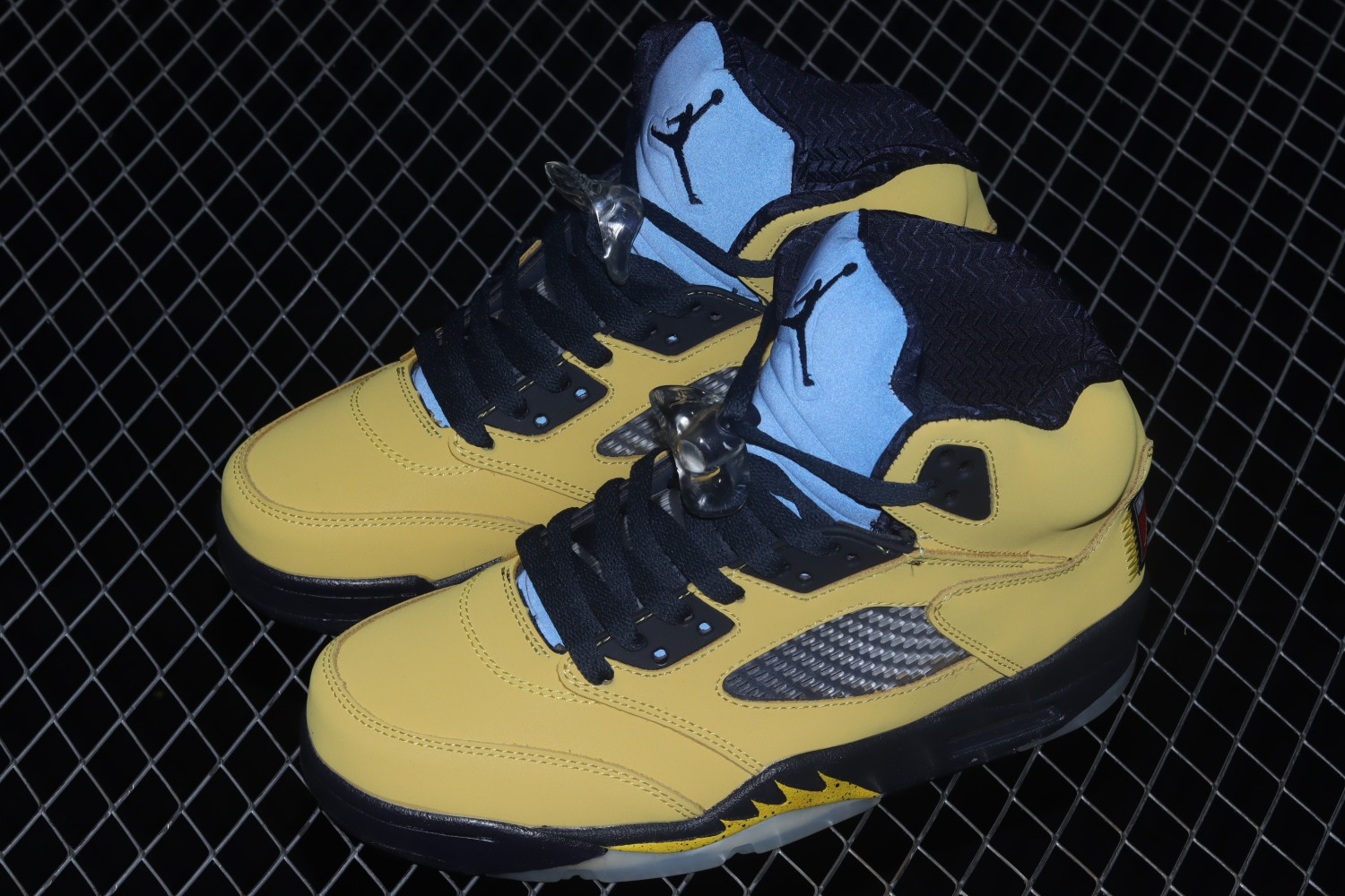 Jordan 5 Retro Michigan (2019)  CQ9541-704