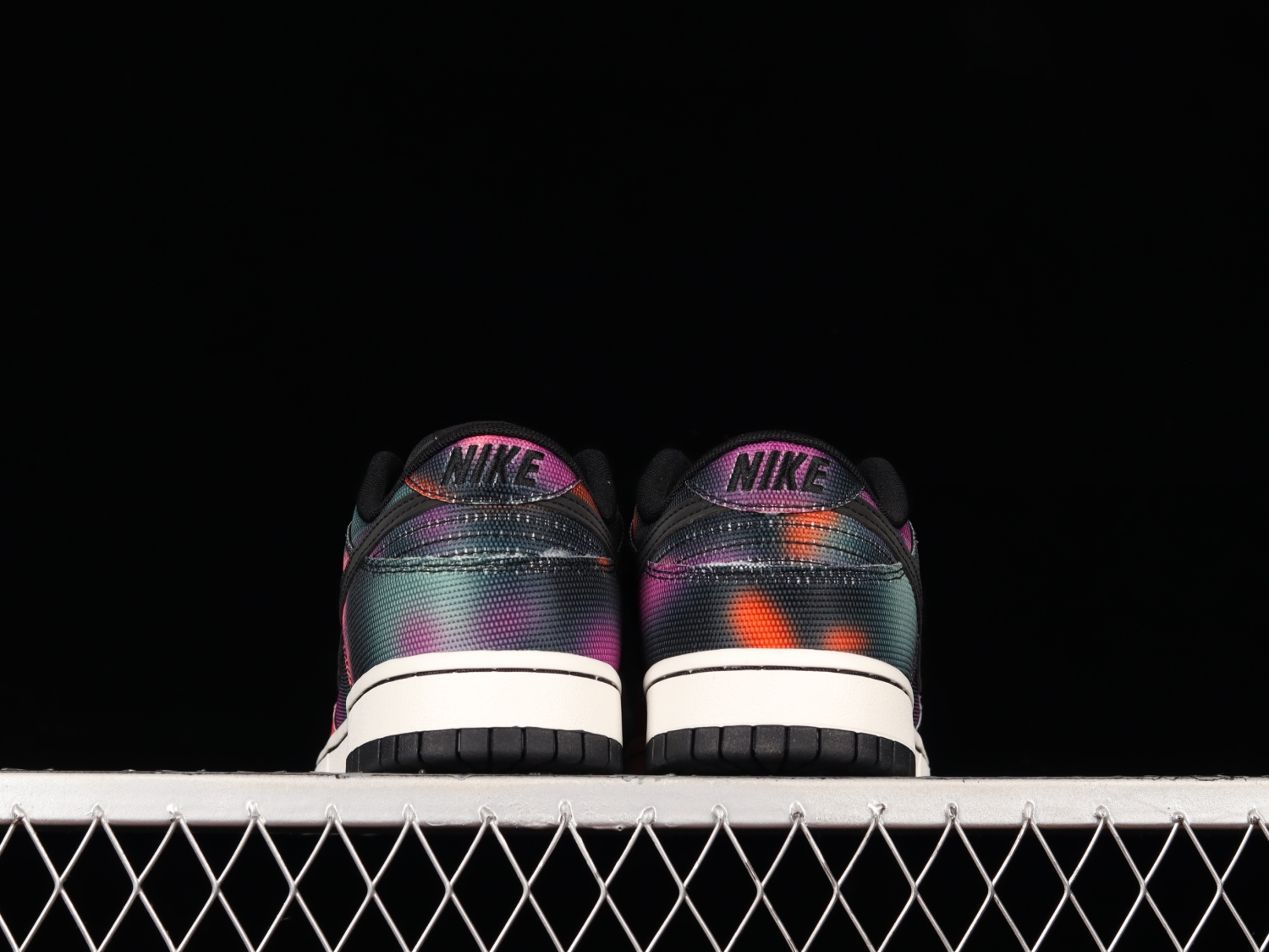 Nike Dunk Low Graffiti Pink DM0108-002