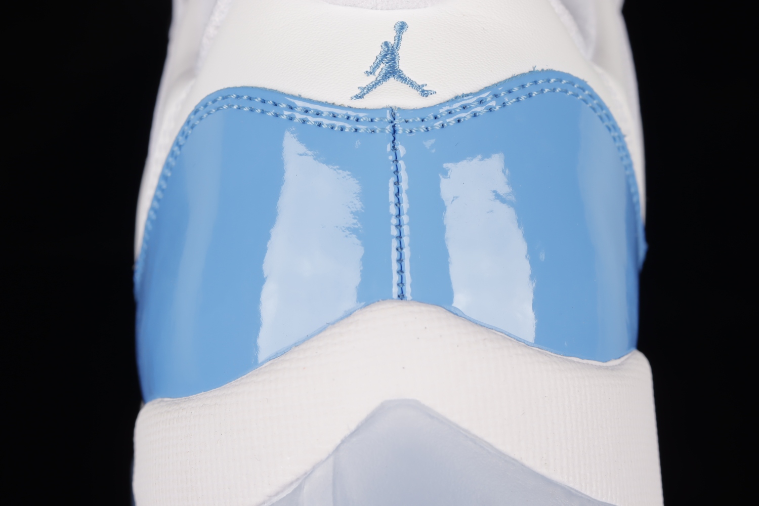 Jordan 11 Retro Low University Blue (2017) 528895-106