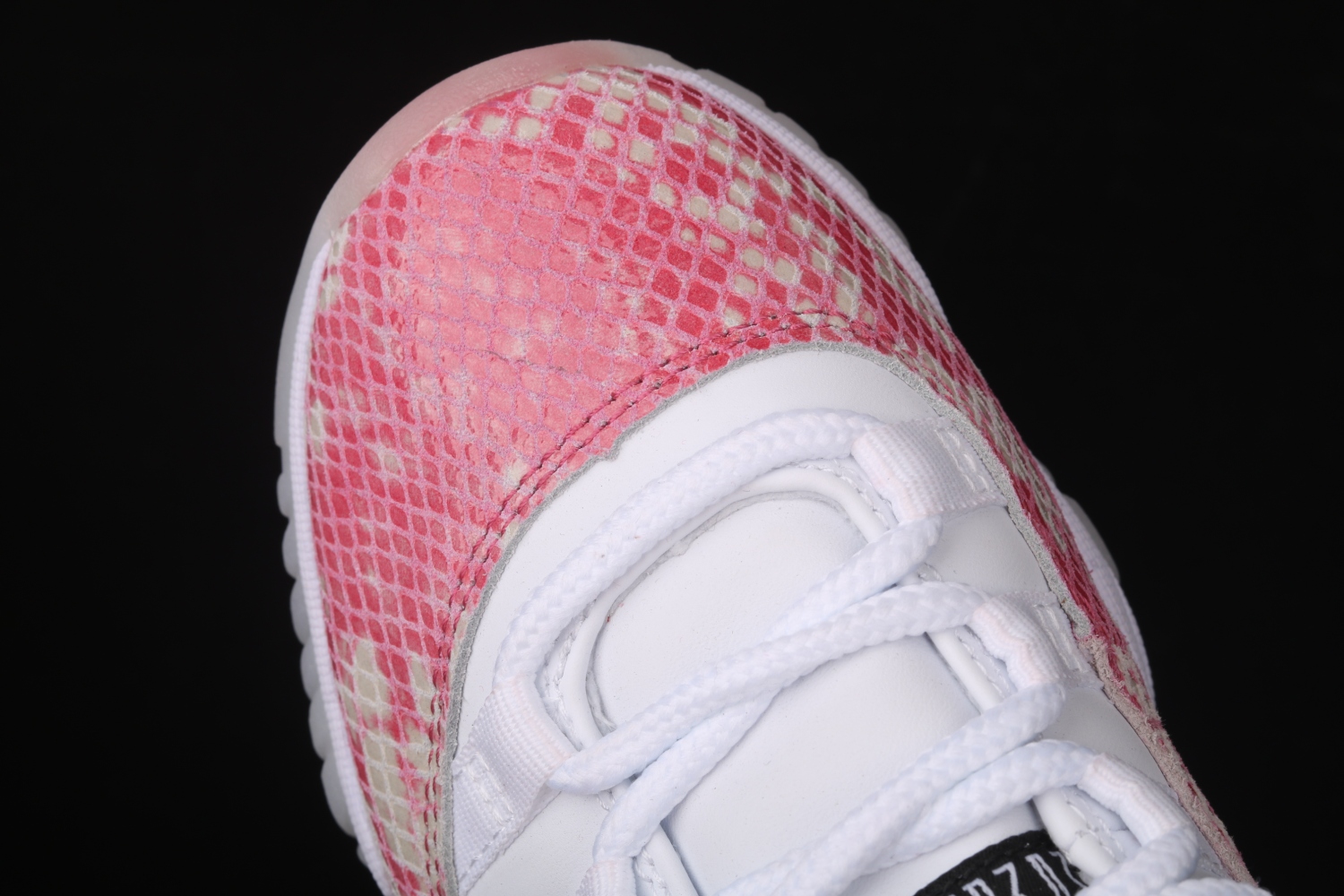 Jordan 11 Retro Low Pink Snakeskin (W) (2019) AH7860-106