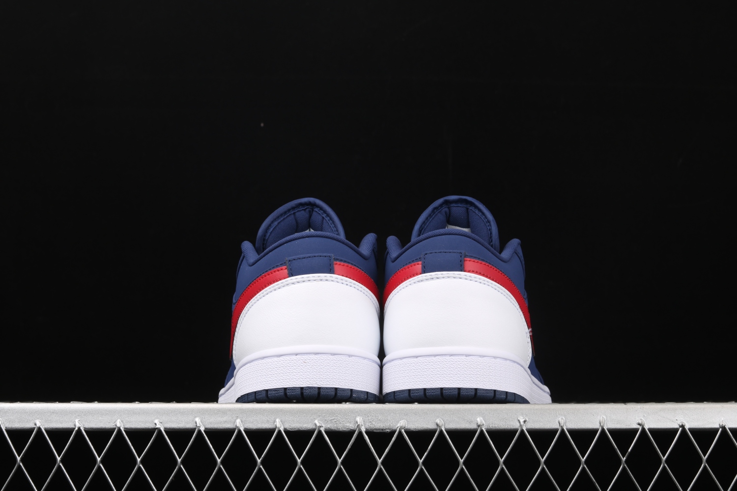 Jordan 1 Low USA CZ8454-400