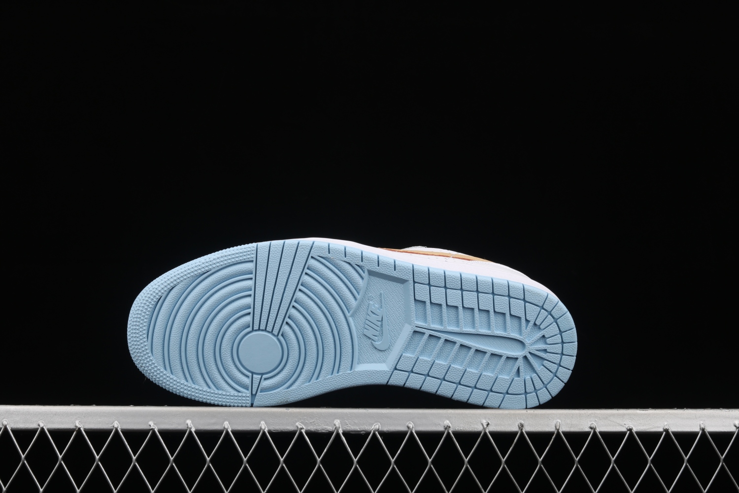 Jordan 1 Low SE White Sesame (W) DC9509-100
