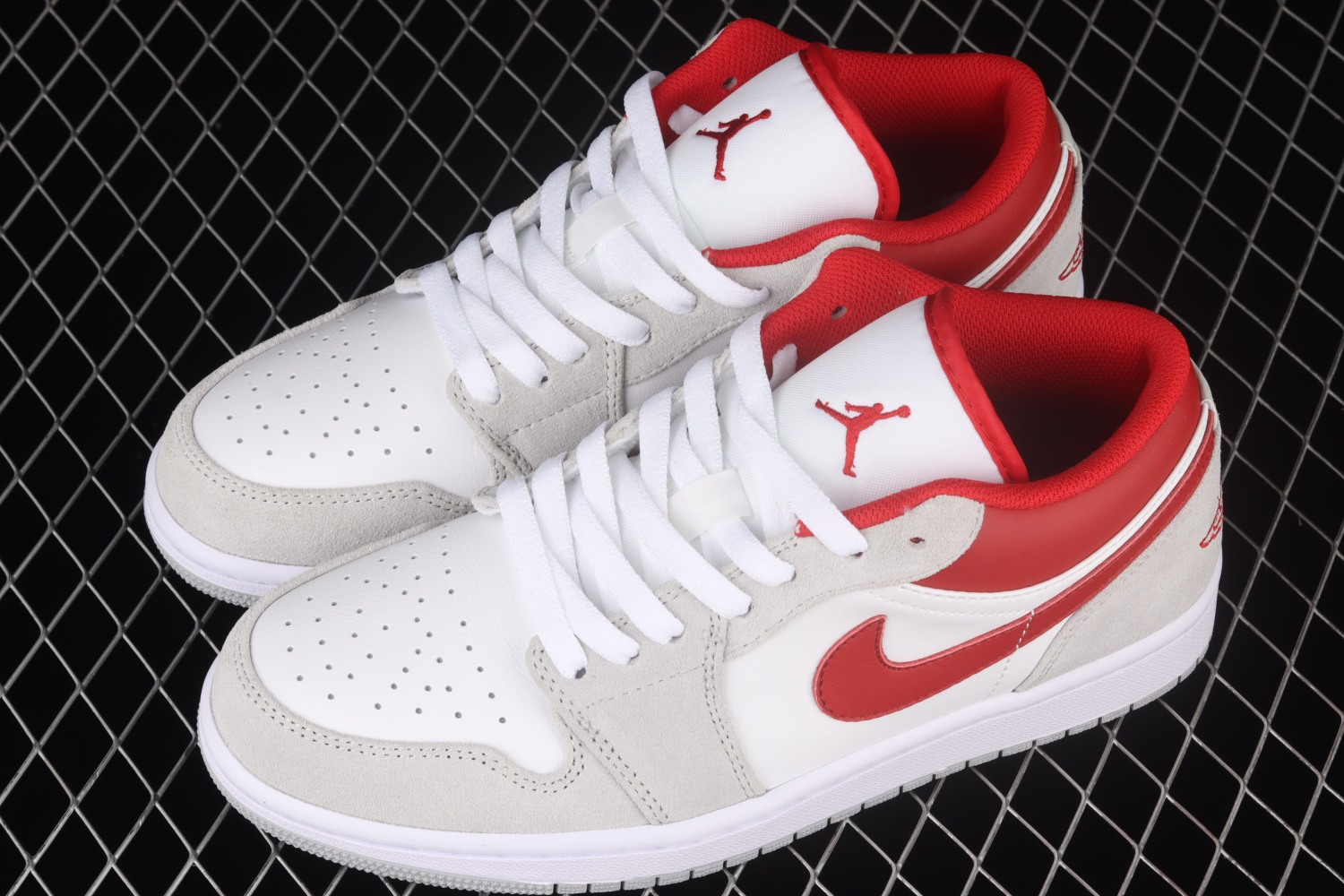 Jordan 1 Low SE Light Smoke Grey Gym Red DC6991-016