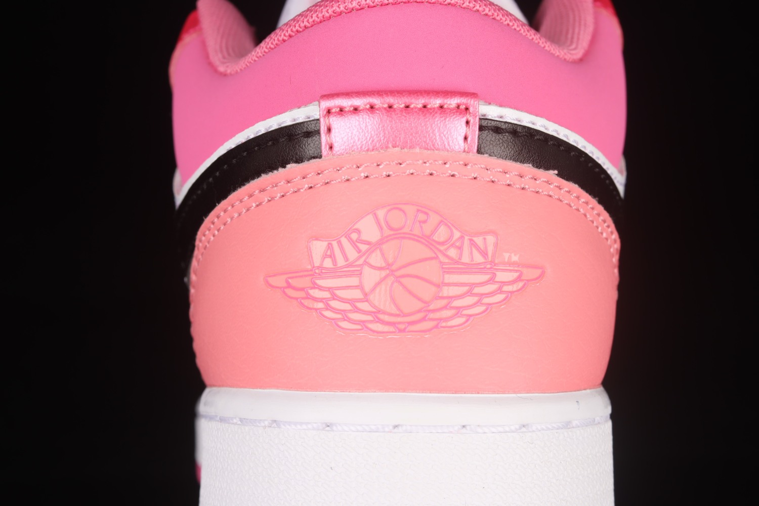 Jordan 1 Low Pink Red (GS) 553560-162