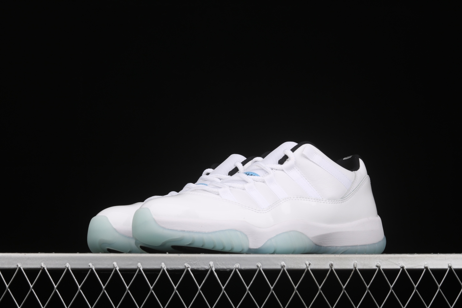 Jordan 11 Retro Low Legend Blue AV2187-117