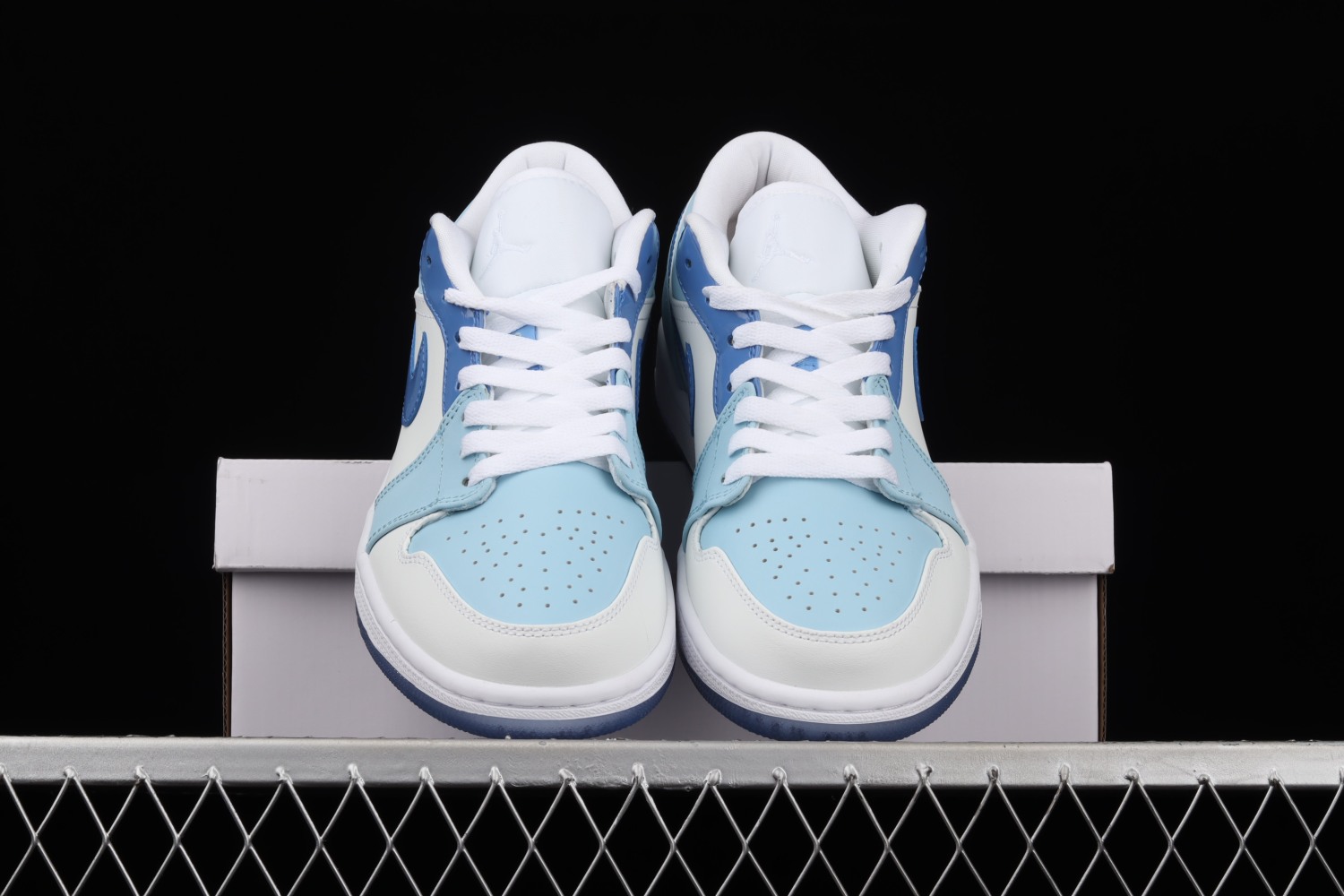 Jordan 1 Low SE Mighty Swooshers DM5442-040