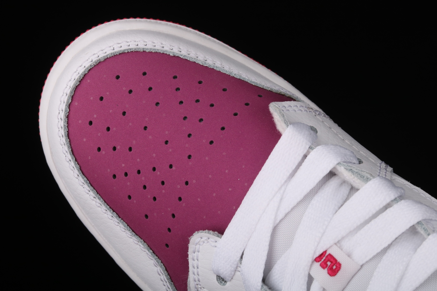 Jordan 1 Low White True Berry (GS) 554723-161