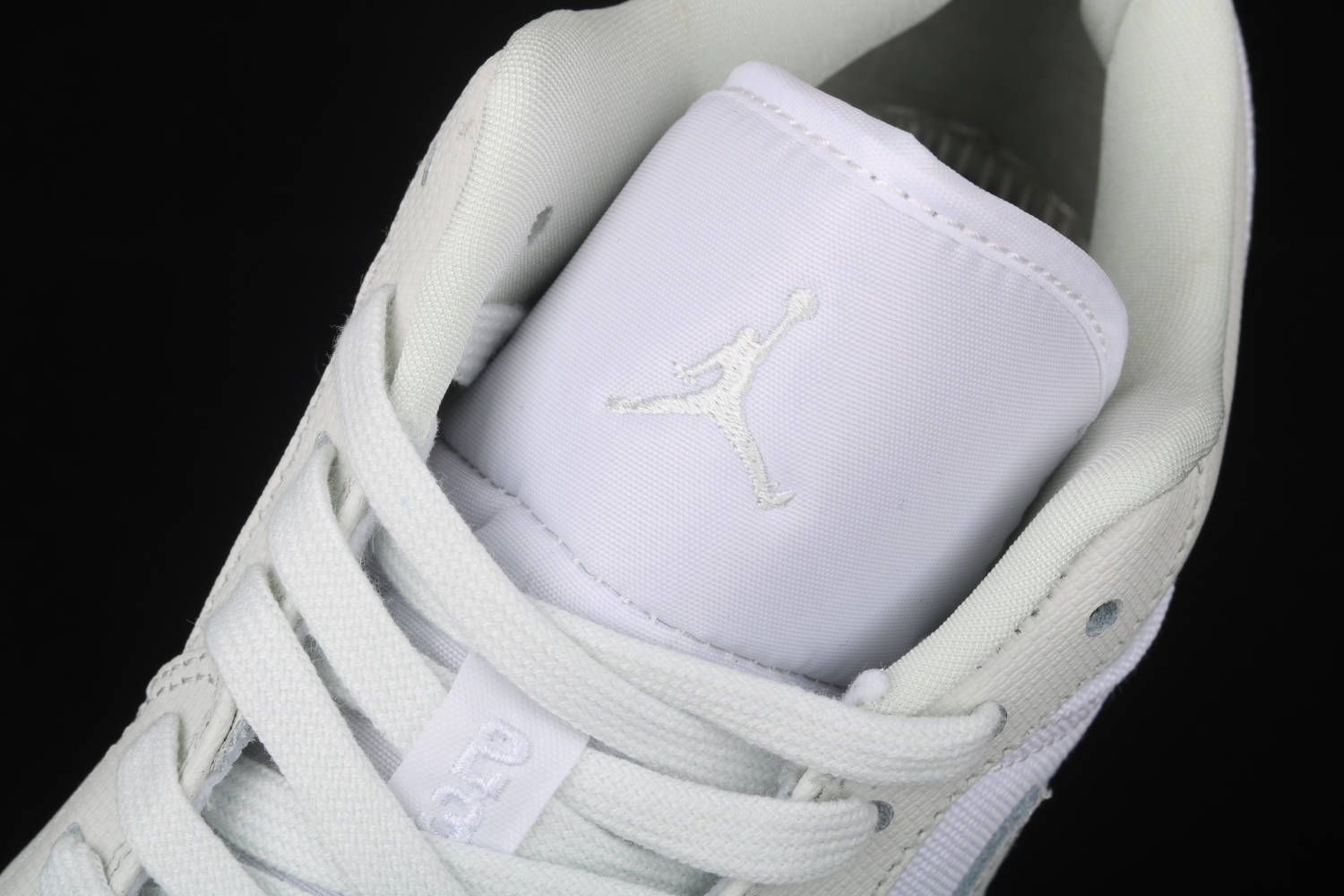 Jordan 1 Low Spruce Aura (W) CW1381-003