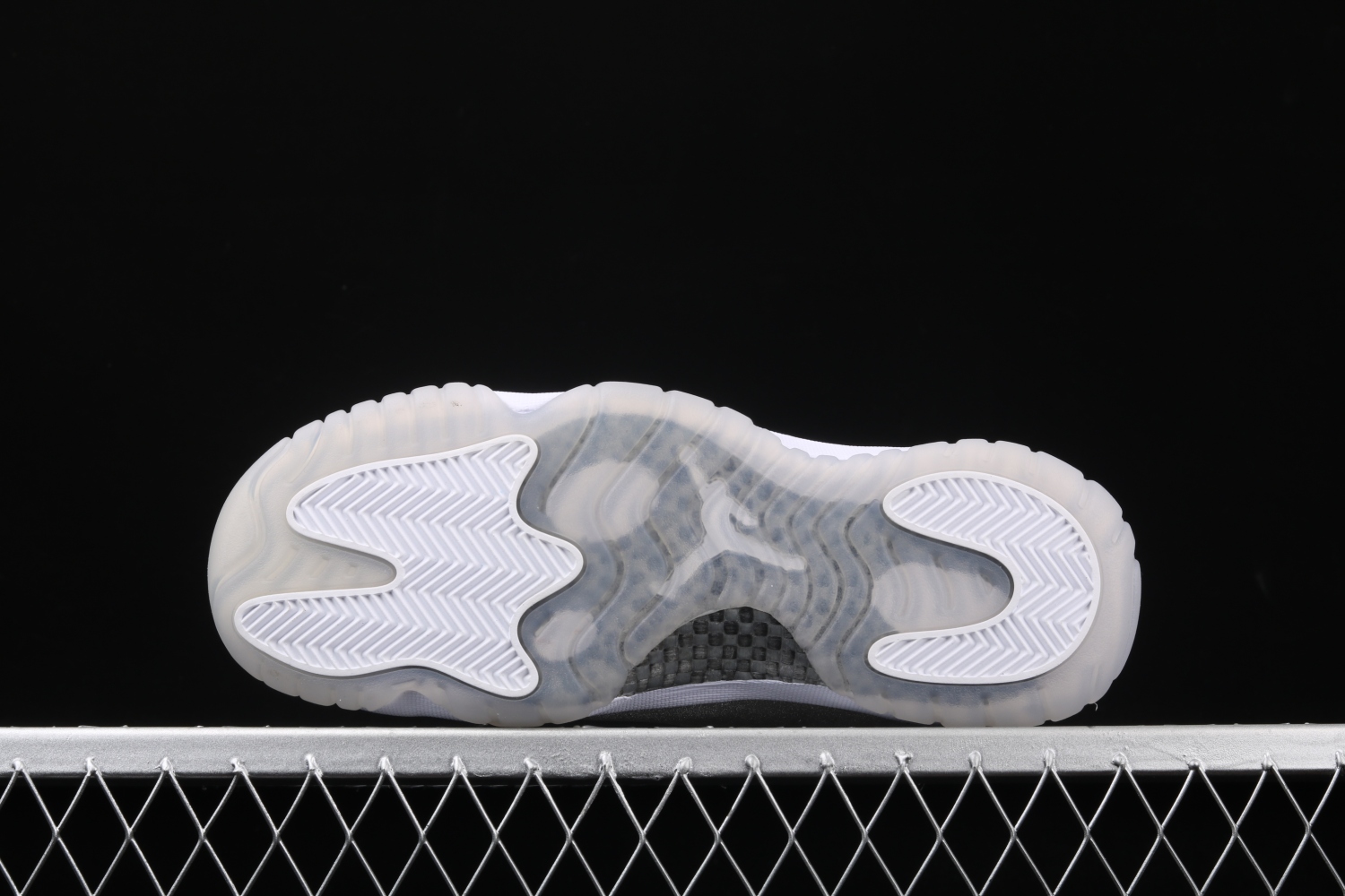 Jordan 11 Retro White Metallic Silver (W) AR0715-100