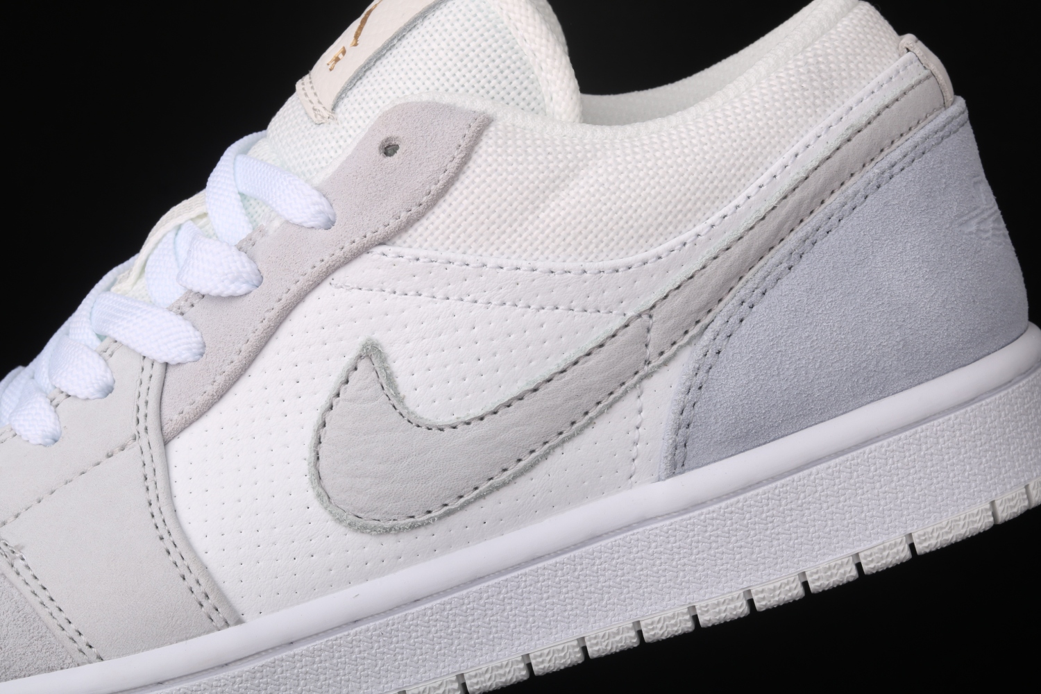 Jordan 1 Low Paris CV3043-100