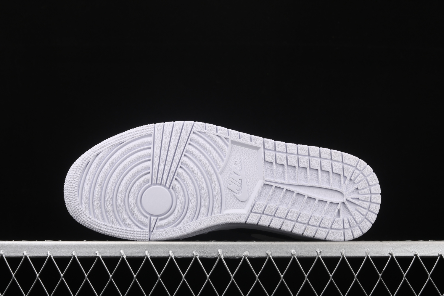 Jordan 1 Low White Black (GS) 553560-103