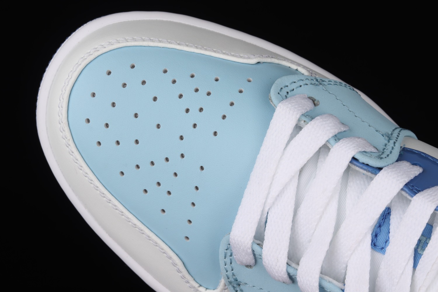 Jordan 1 Low SE Mighty Swooshers DM5442-040