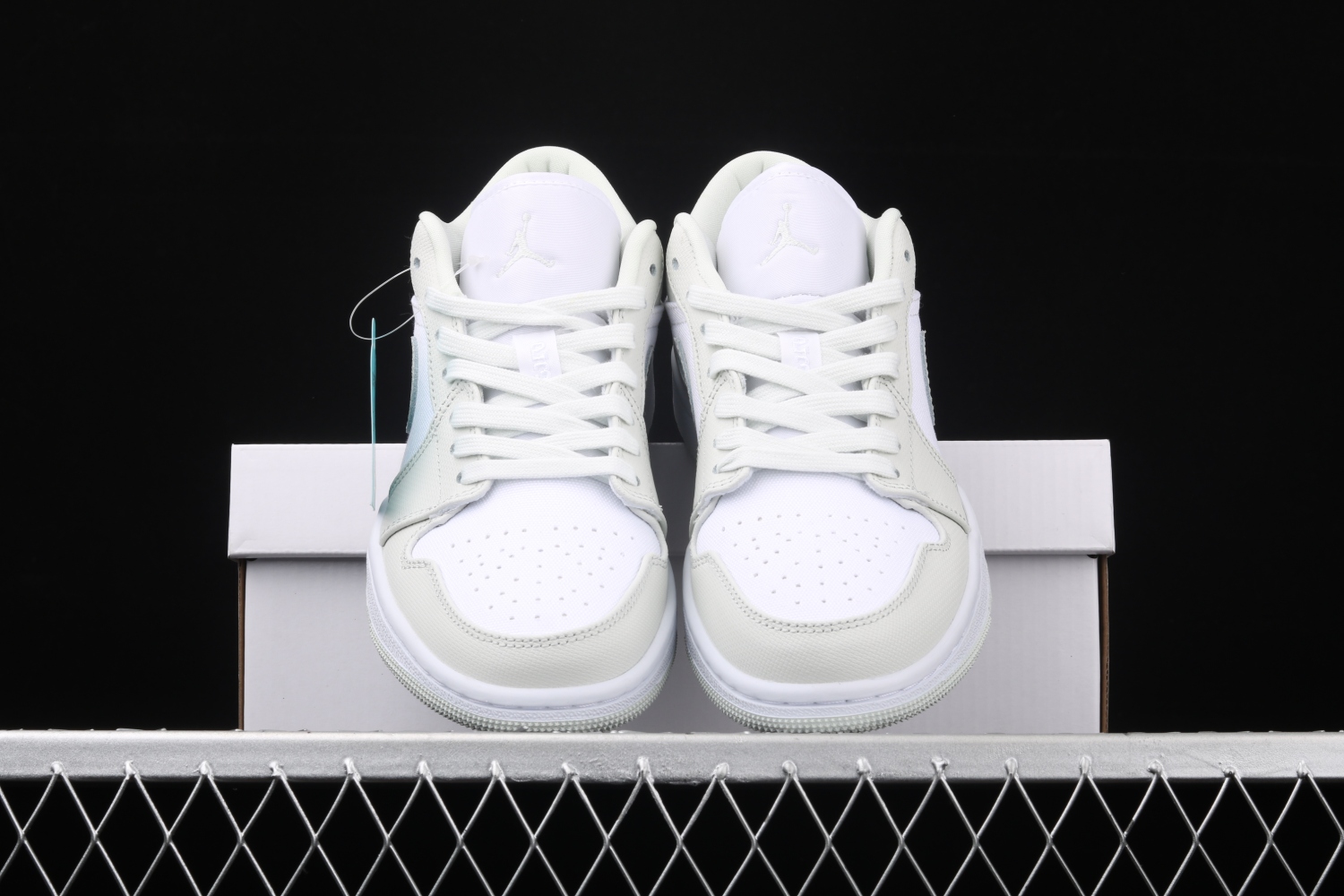 Jordan 1 Low Spruce Aura (W) CW1381-003
