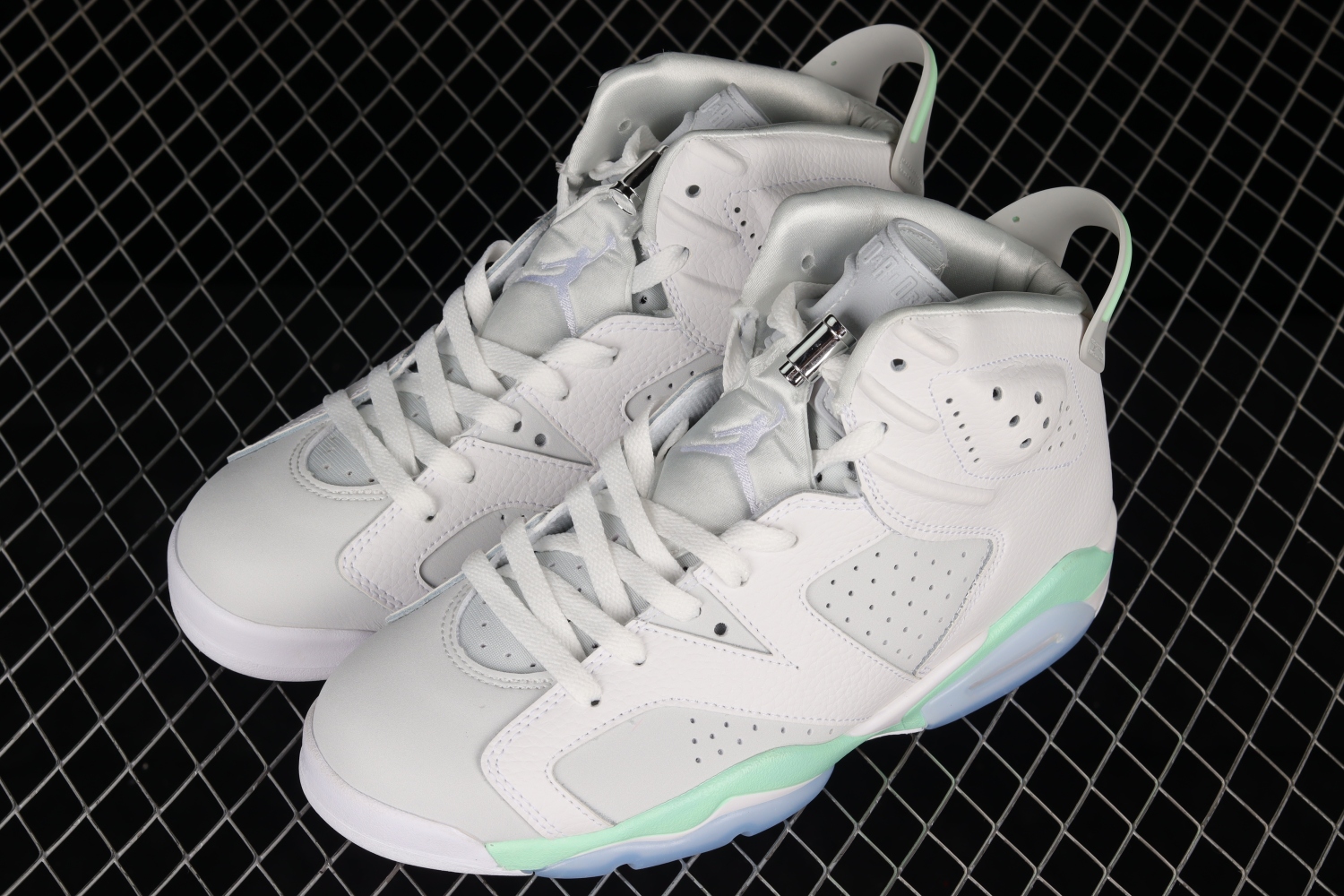 Jordan 6 Retro Mint Foam (W) DQ4914-103