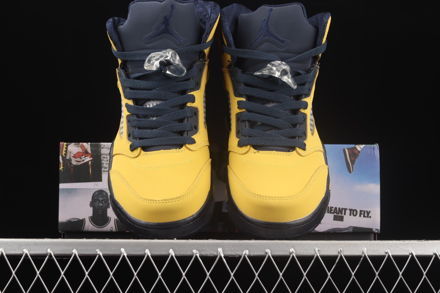 Jordan 5 Retro Michigan (2019)  CQ9541-704
