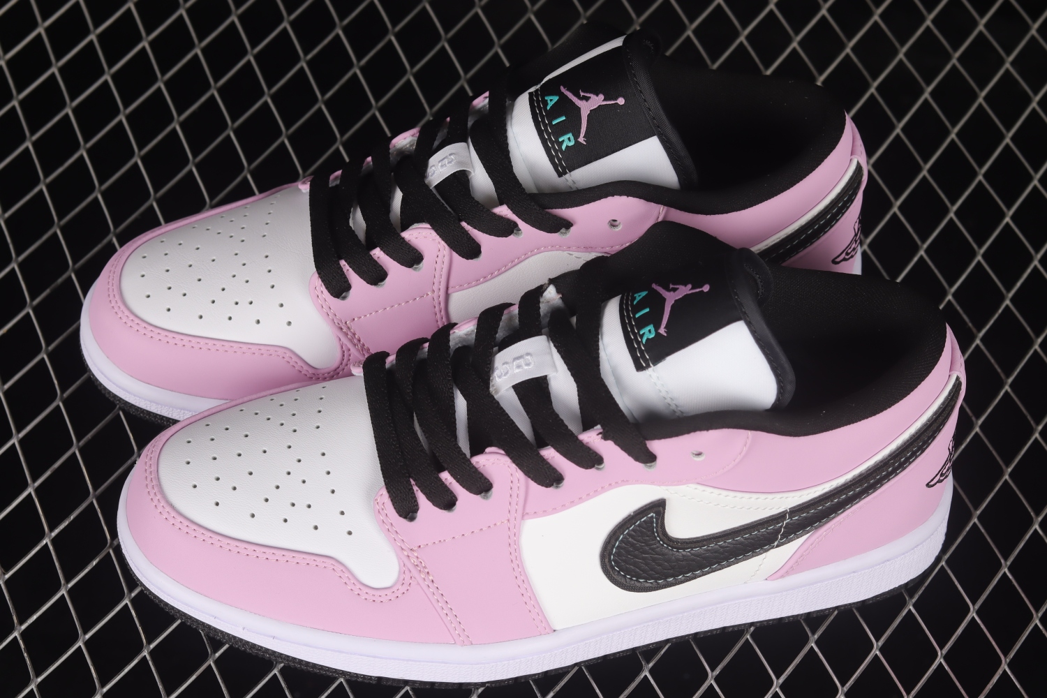 Jordan 1 Low SE Violet Shock White Black CK3022-503
