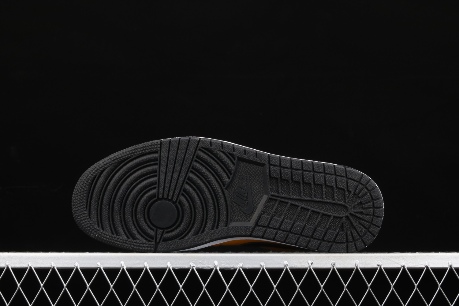 Jordan 1 Low University Gold 553558-700