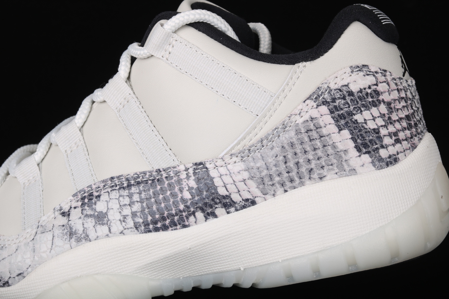 Jordan 11 Retro Low Snake Light Bone CD6846-002