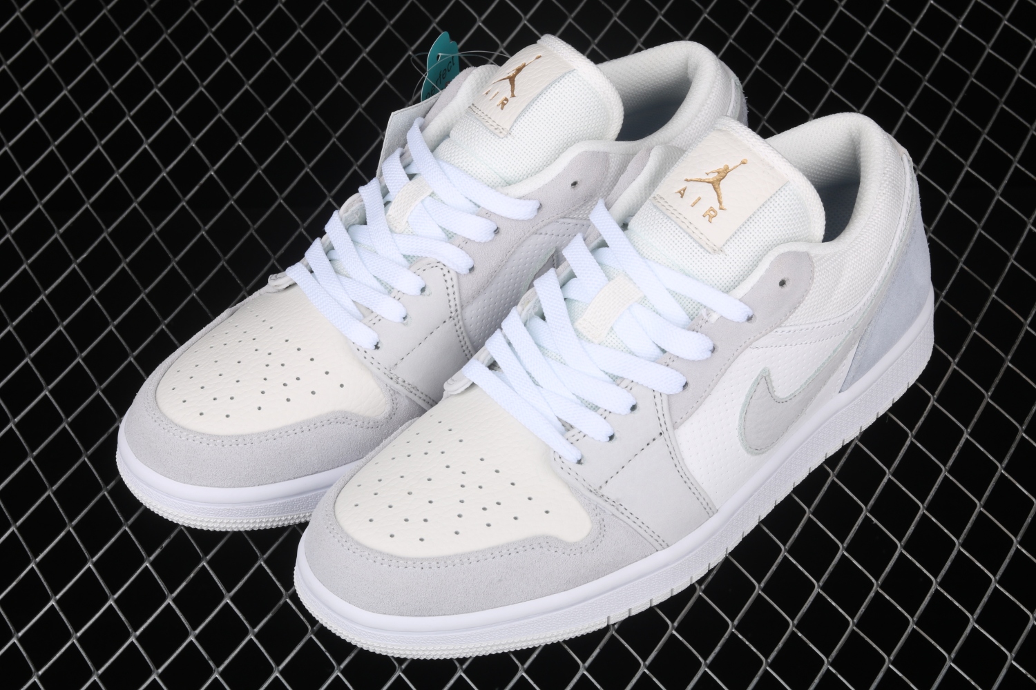 Jordan 1 Low Paris CV3043-100