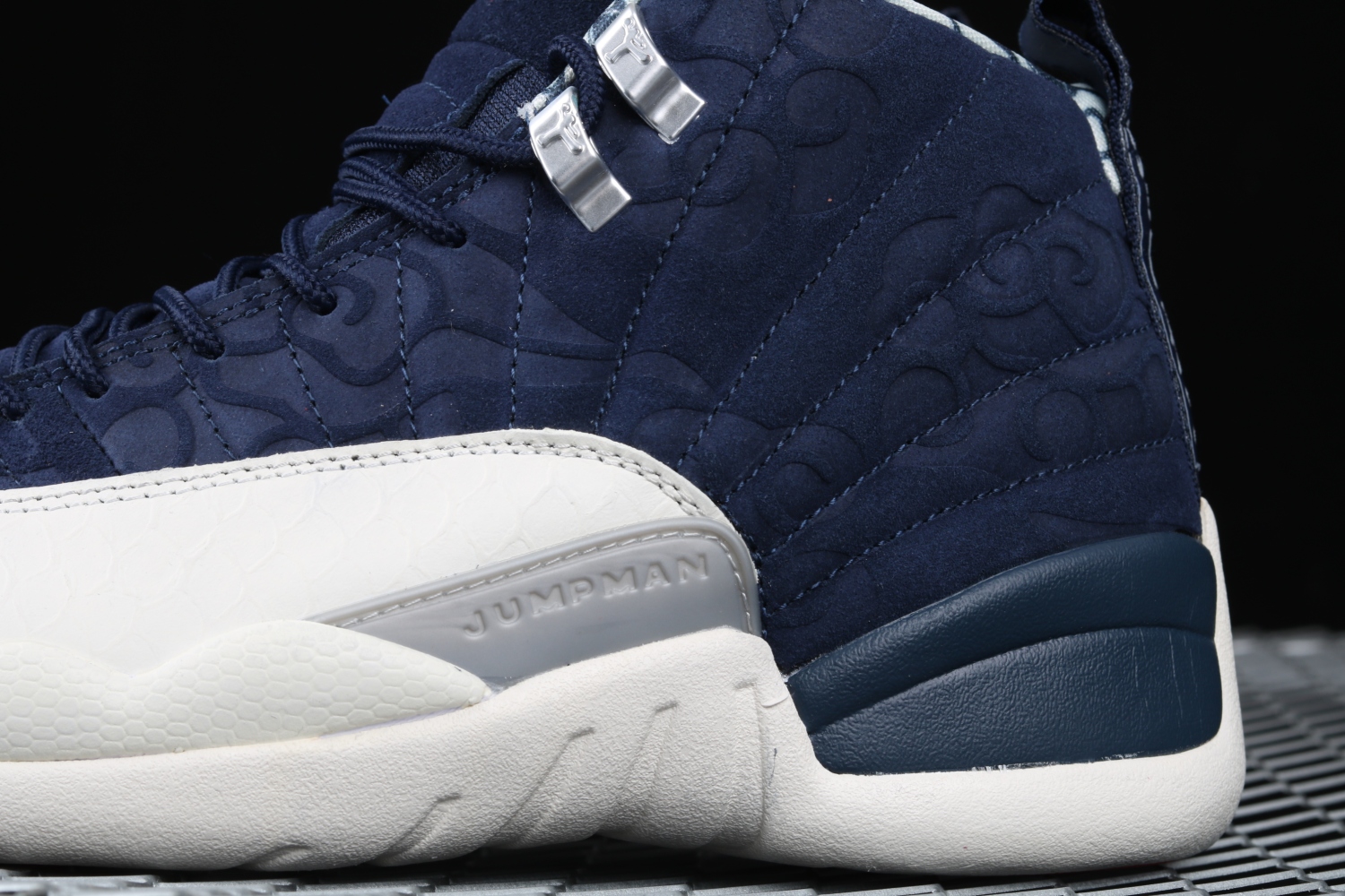 Jordan 12 Retro International Flight BV8016-445