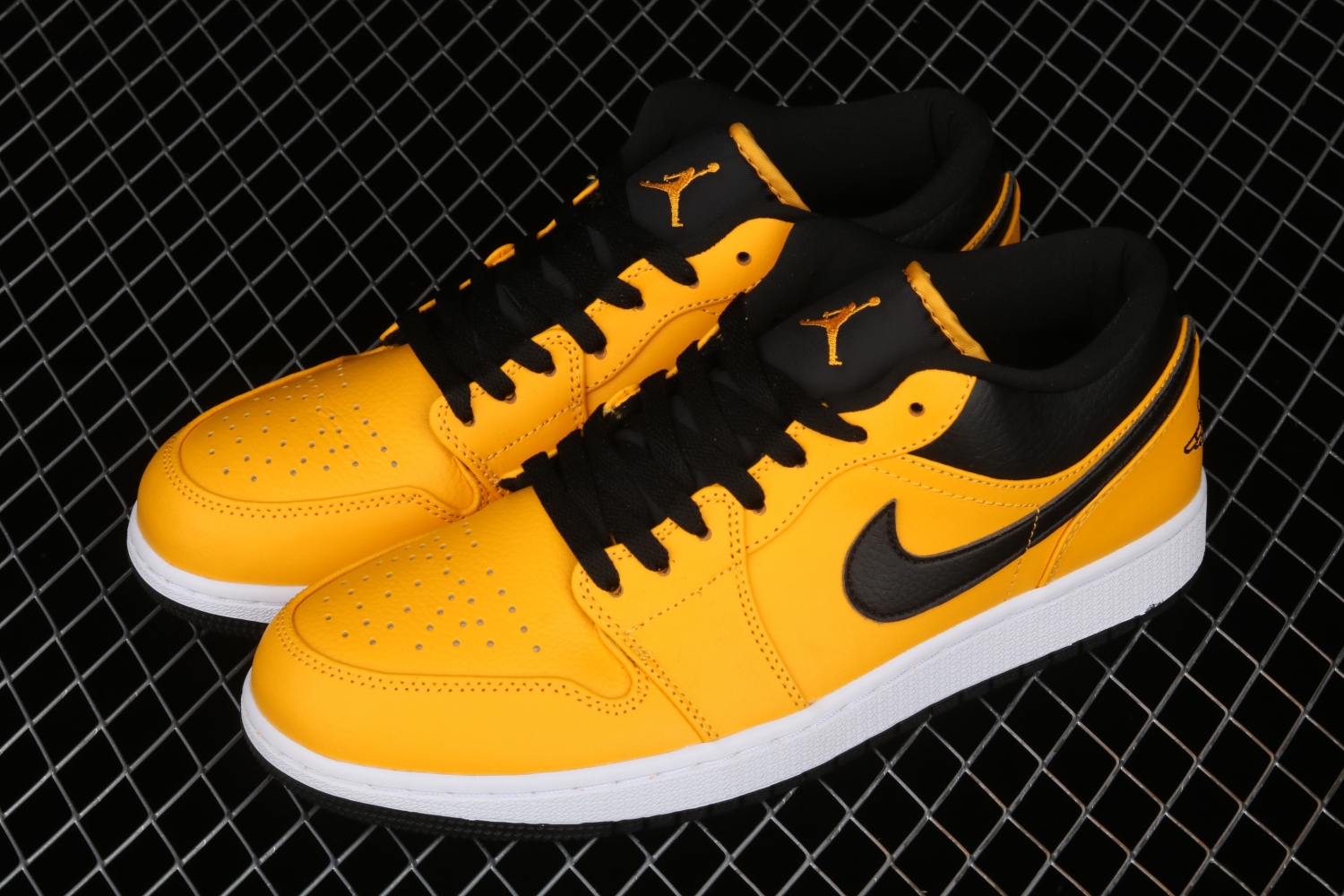 Jordan 1 Low University Gold 553558-700
