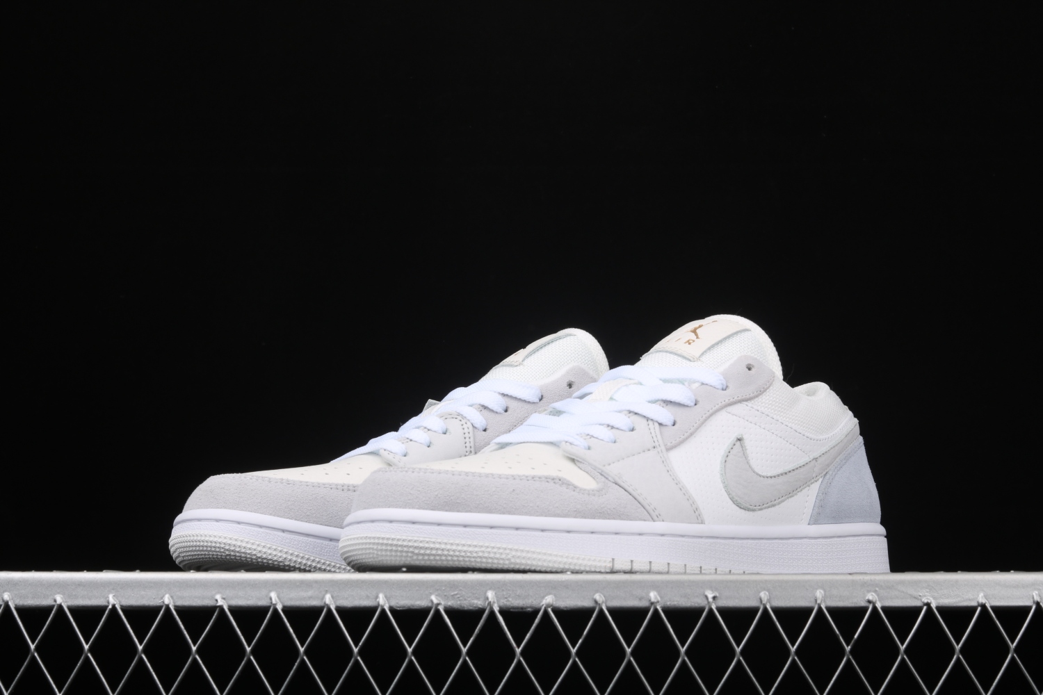 Jordan 1 Low Paris CV3043-100