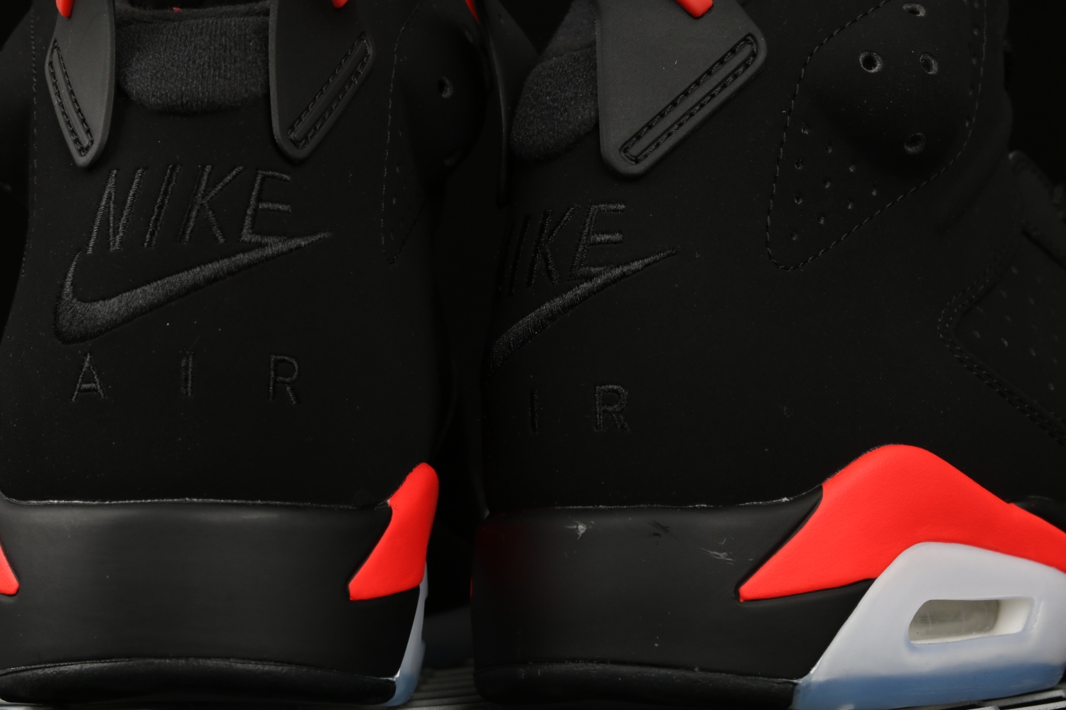 Jordan 6 Retro Black Infrared (2019) 384664-060