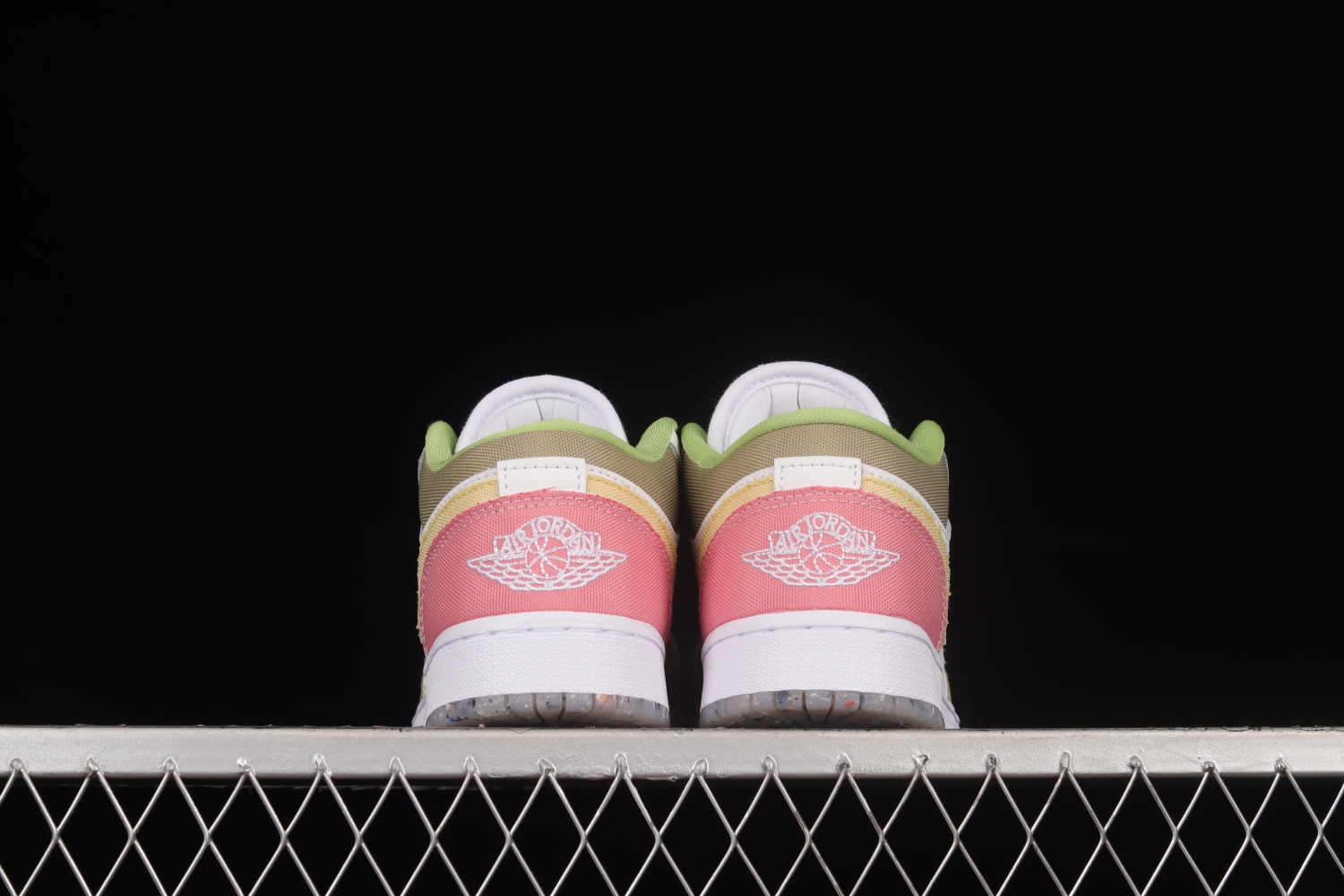 Jordan 1 Low Pastel Grind Vivid Green (GS) DJ0341-100