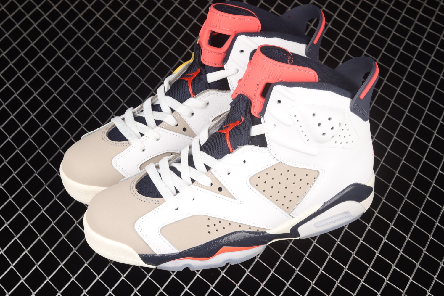 Jordan 6 Retro Tinker  384664-104