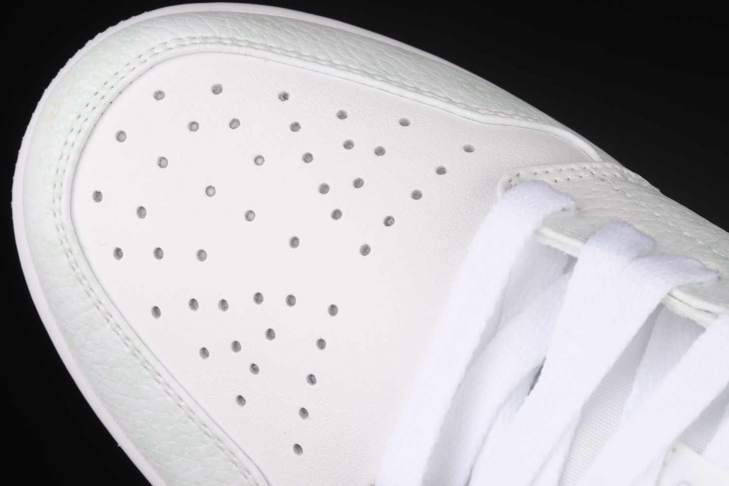 Jordan 1 Low Triple White Tumbled Leather 553558-130