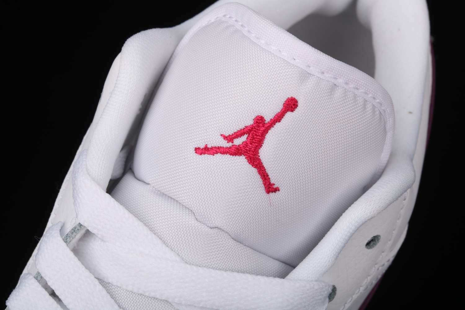 Jordan 1 Low White True Berry (GS) 554723-161