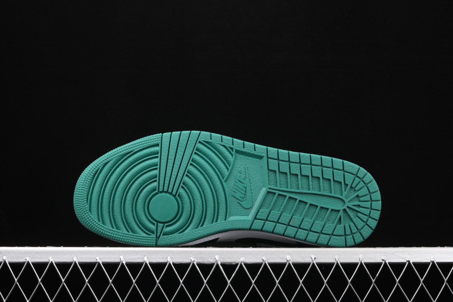 Jordan 1 Low White Black Mystic Green 553558-113