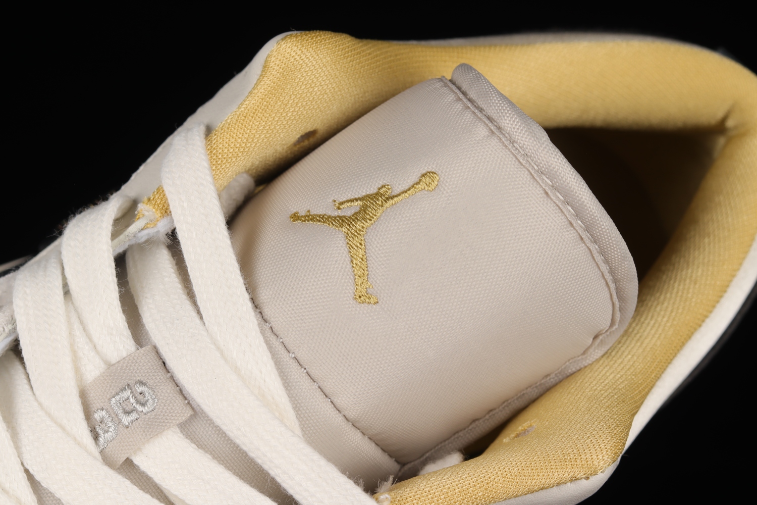 Jordan 1 Low Beaded Swoosh DV1762-001
