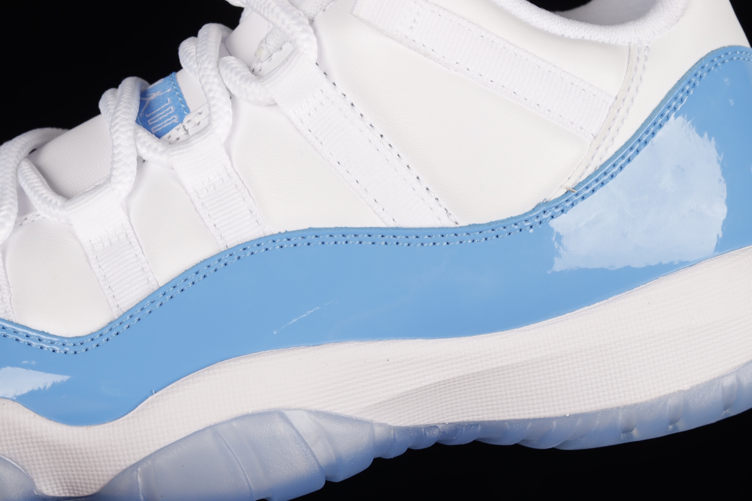 Jordan 11 Retro Low University Blue (2017) 528895-106