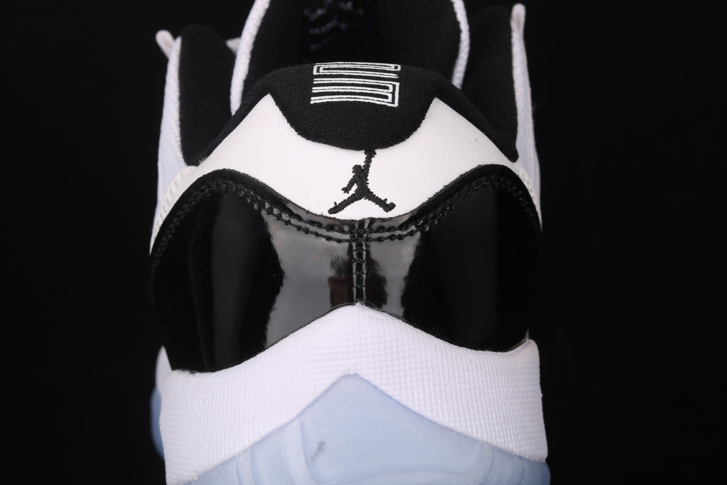Jordan 11 Retro Low Concord  528895-153