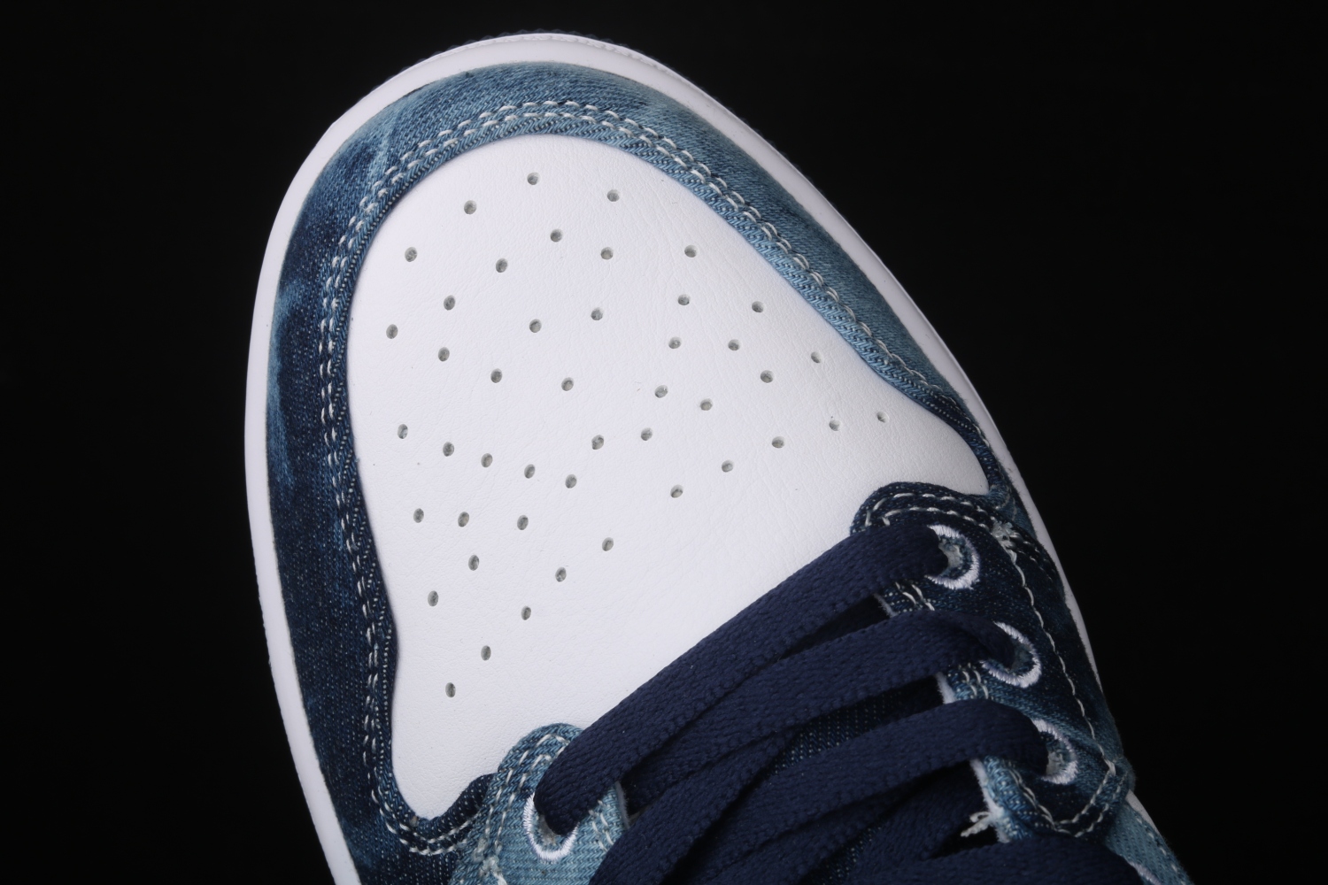 Jordan 1 Low Washed Denim  CZ8455-100